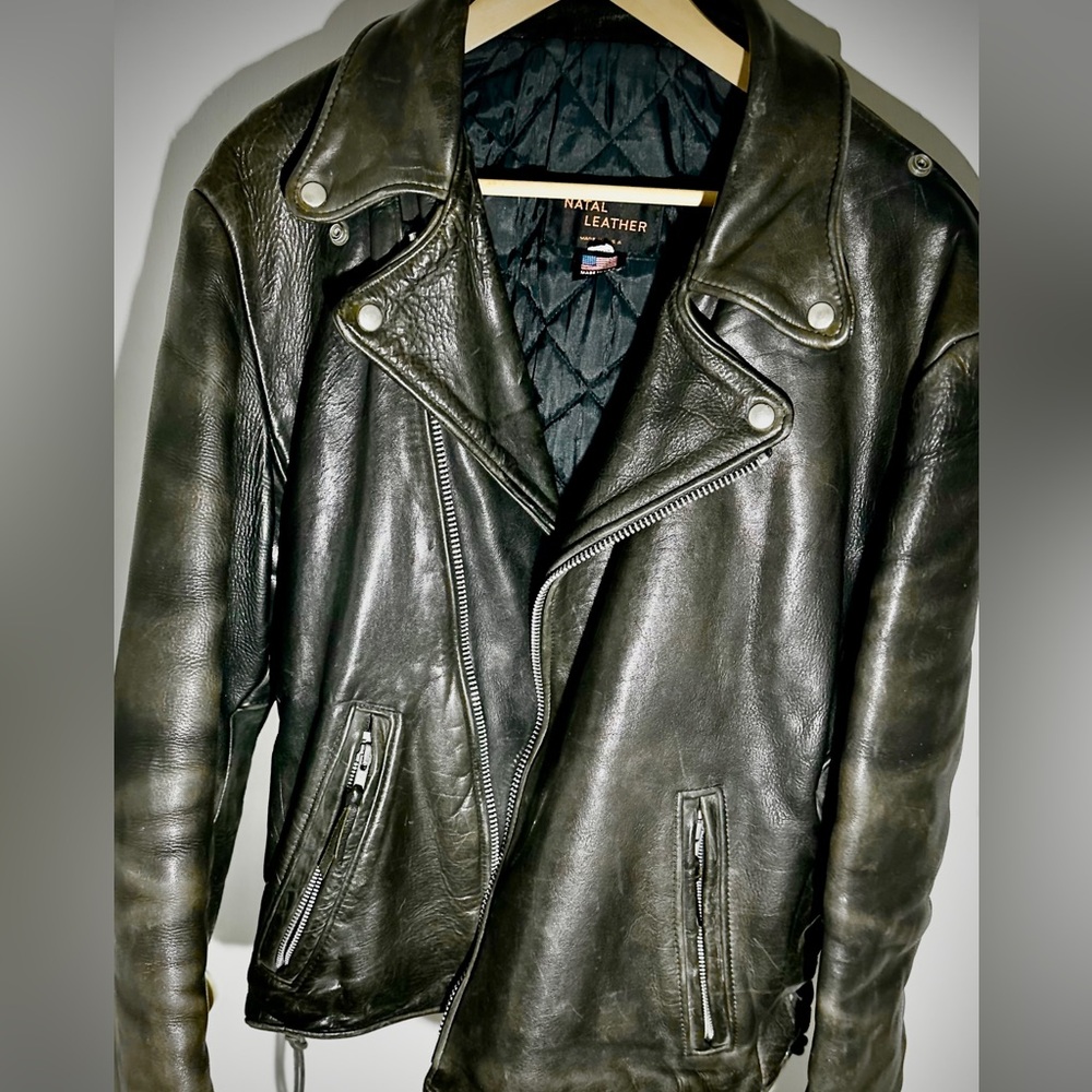 Men's natal leather, vintage Black Leather motorcycle Jacket
Heavy 1950s made 🇺🇸 - Picture 16 of 16